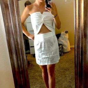 White strapless twist front bandeau crop top